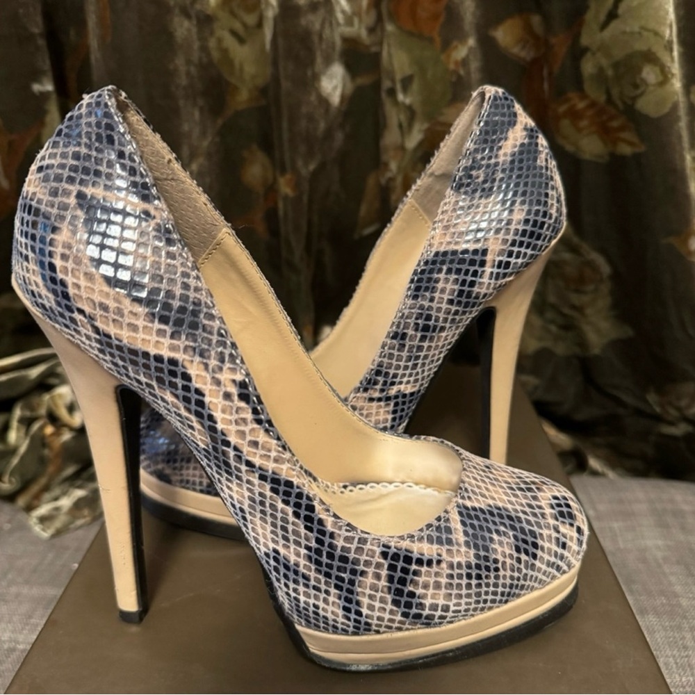 Brand NEW Elegant Snakeskin Patterned High Heels